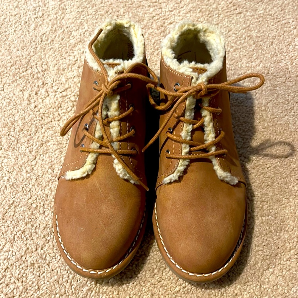 Comfy shoe booties . Casual.